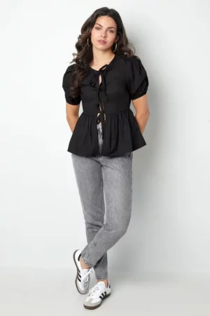 0605106-011-M2 Blouse met strikken