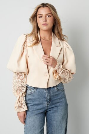 Korte blazer met kant - beige