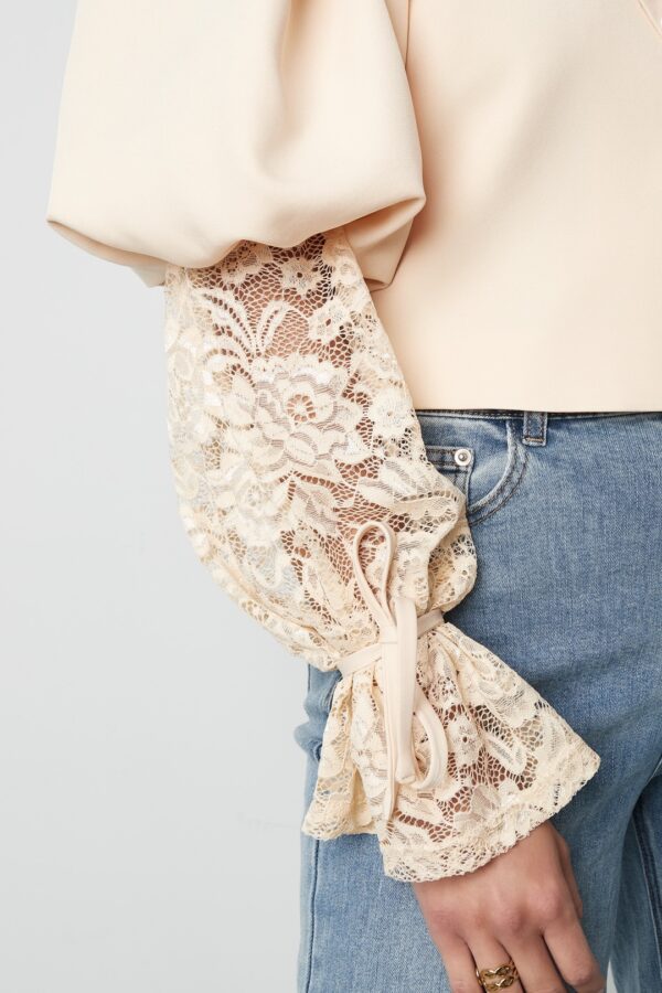 Korte blazer met kant - beige