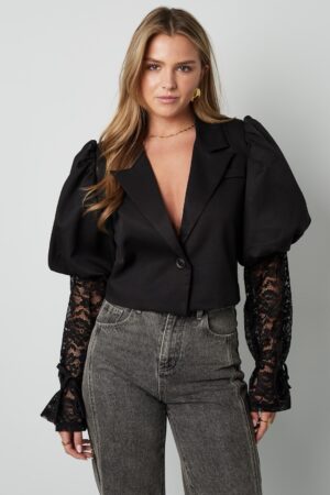 Korte blazer met kant - zwart
